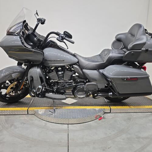 FLTRK 2022 Road Glide® Limited thumb 1