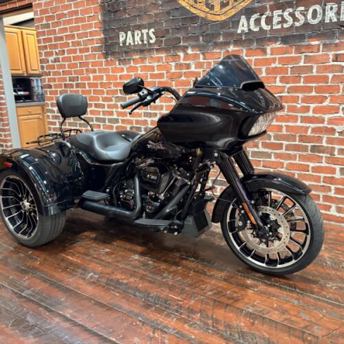 FLTRT 2025 Road Glide® 3 thumb 2
