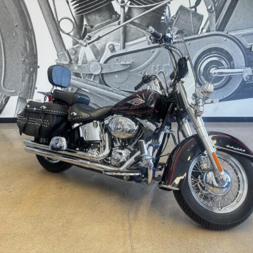 2011 Heritage Softail® Classic FLSTC  thumb 3