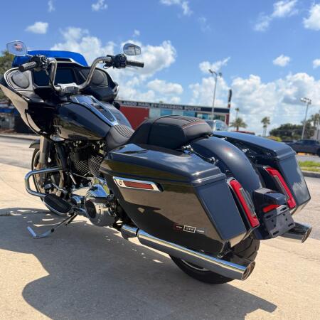 FLTRX 2026 Road Glide® thumb 1