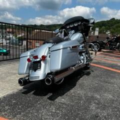 2023 Harley-Davidson Street Glide® FLHX thumb 2