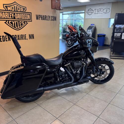 2021 Harley-Davidson® Street Glide® Special Vivid Black thumb 1