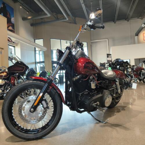 2017 Harley-Davidson® Street Bob® Hard Candy Custom™ Hot Rod Red Flake thumb 3