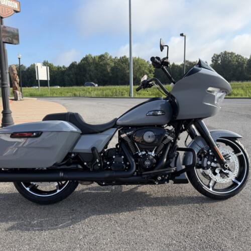 2026 Harley-Davidson® Road Glide™ Dark Billiard Gray thumb 3