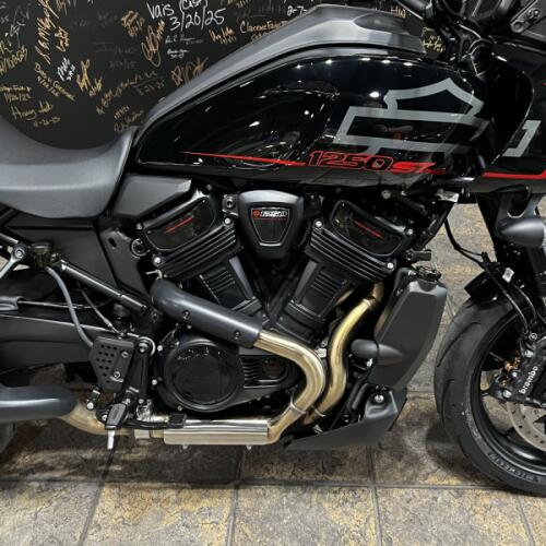 RA1250ST 2026 Pan America® 1250 ST thumb 0