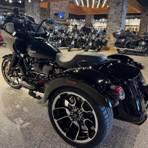 FLTRT 2026 Road Glide 3 thumb 0