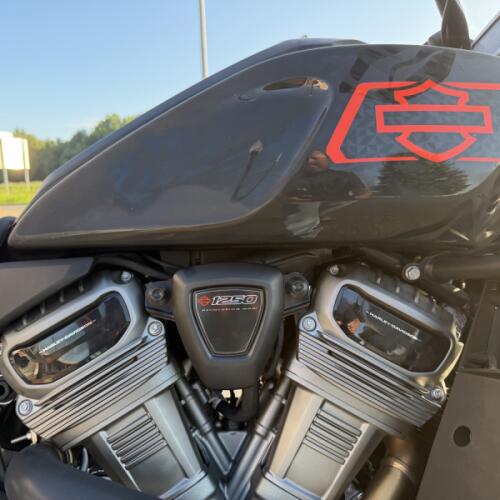 2026 Harley-Davidson® Pan America® 1250 Special Vivid Black thumb 1