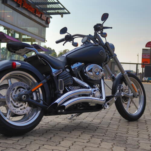 2010 Harley-Davidson® Softail® Rocker™ C Black thumb 0