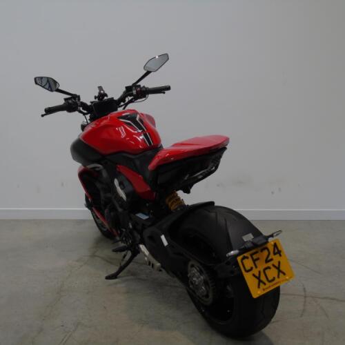 2024 Ducati Diavel V4, Ducati Red Livery, 2 previous owners, 5500 miles thumb 0