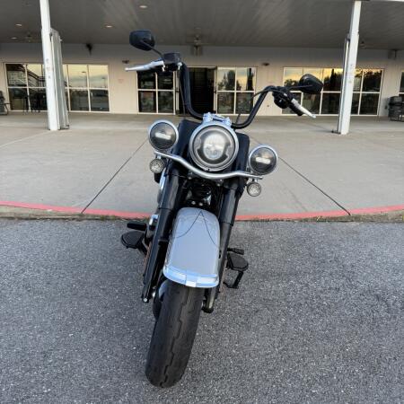 2026 Harley-Davidson® Heritage Classic Solo Dark Billiard Gray thumb 0