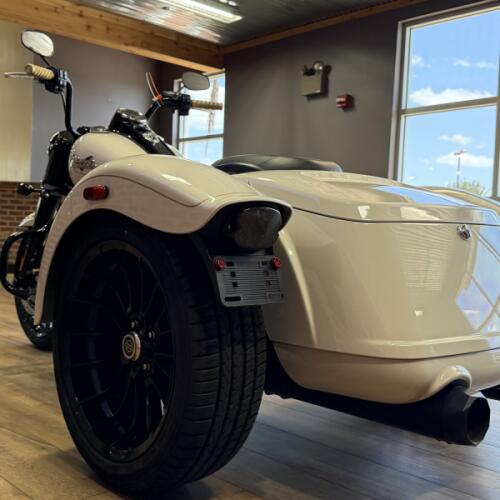 Harley-Davidson® Freewheeler® 2023 thumb 1