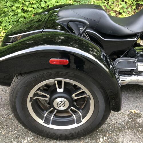 2020 Harley-Davidson® Freewheeler® Vivid Black thumb 2