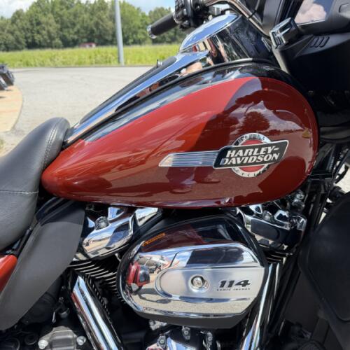 2024 Harley-Davidson® Tri Glide® Ultra Red Rock / Vivid Black thumb 1