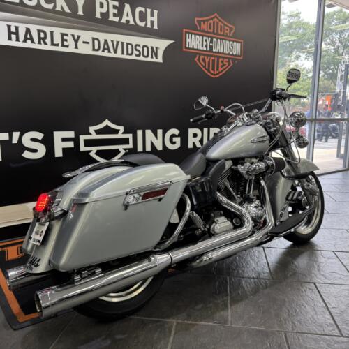 2012 Harley-Davidson® Switchback™ Brilliant Silver thumb 1