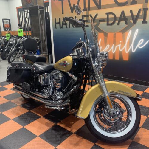 2017 Harley-Davidson Heritage Softail Classic FLSTC thumb 2