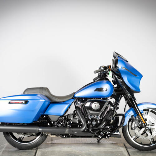 2026 Harley-Davidson® Street Glide® FLHX thumb 2