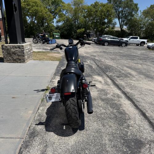 XL 883N 2016 Iron 883™ thumb 2