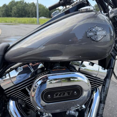 2016 Harley-Davidson® Wide Glide® thumb 0