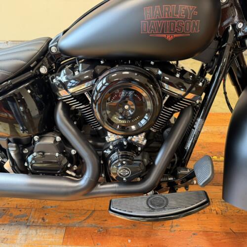 2026 Harley-Davidson® Deadwood™ Black Denim thumb 2