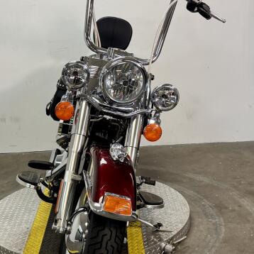 2015 Harley-Davidson® Heritage Softail® Classic FLSTC  thumb 0
