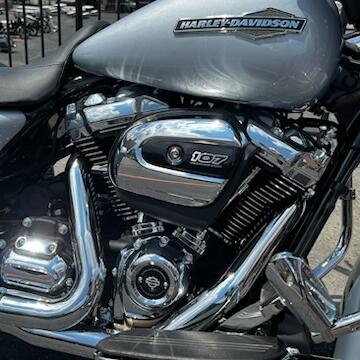 2023 Harley-Davidson Street Glide® FLHX thumb 3