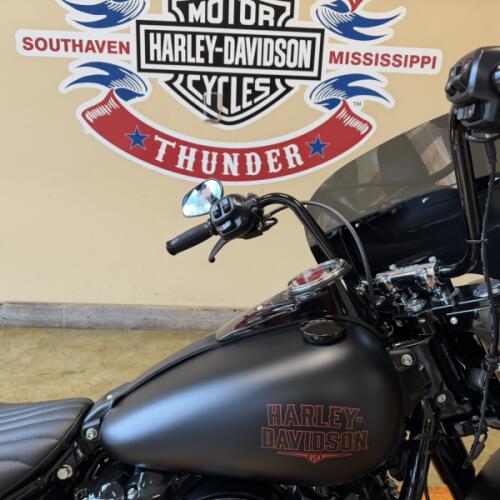 2026 Harley-Davidson® Deadwood™ Black Denim thumb 3