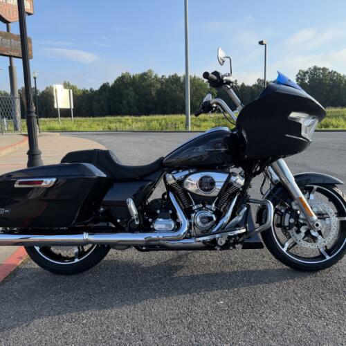 2026 Harley-Davidson® Road Glide™ Enthusiast Collection Midnight Ember thumb 3