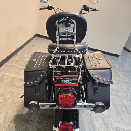 2006 Harley-Davidson® Heritage Softail® Classic Vivid Black FLSTCI thumb 2
