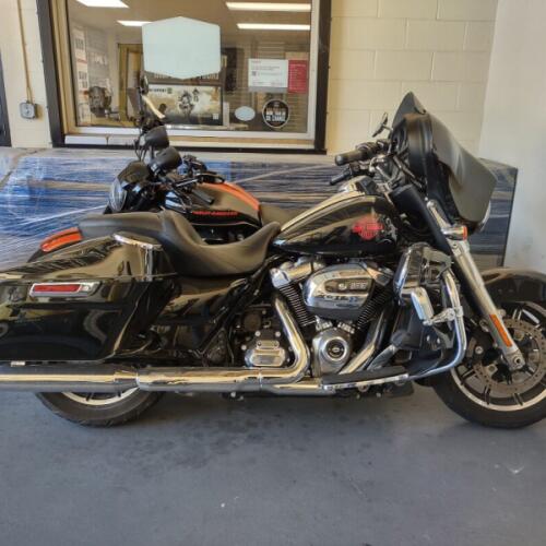 Harley-Davidson® Electra Glide® Standard 2021 thumb 3