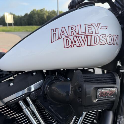 2026 Harley-Davidson® Low Rider™ ST White Onyx Pearl Black Trim thumb 1