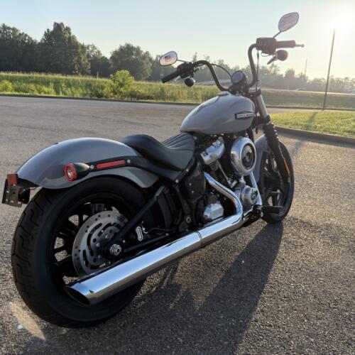 2026 Harley-Davidson® Street Bob® Solo Dark Billiard Gray thumb 2