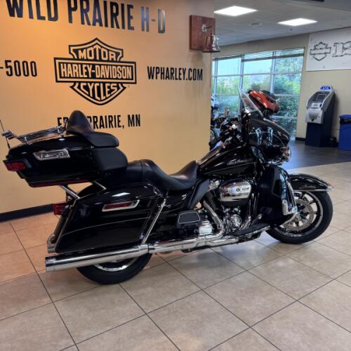 2017 Harley-Davidson® Ultra Limited Vivid Black thumb 1