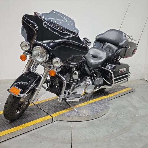 FLHTCU 2010 Electra Glide® Ultra Classic® thumb 2