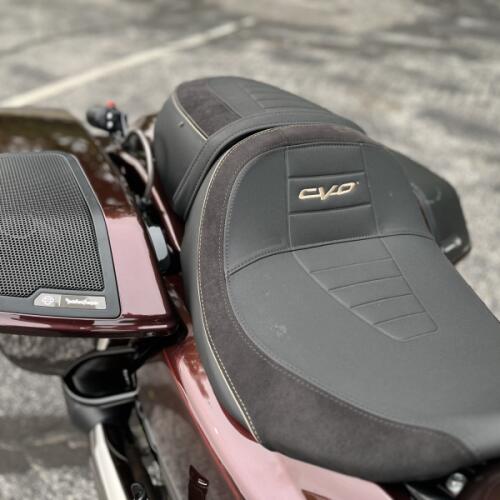 2024 Harley-Davidson® CVO™ Street Glide® Copperhead thumb 1