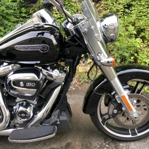 2020 Harley-Davidson® Freewheeler® Vivid Black thumb 3