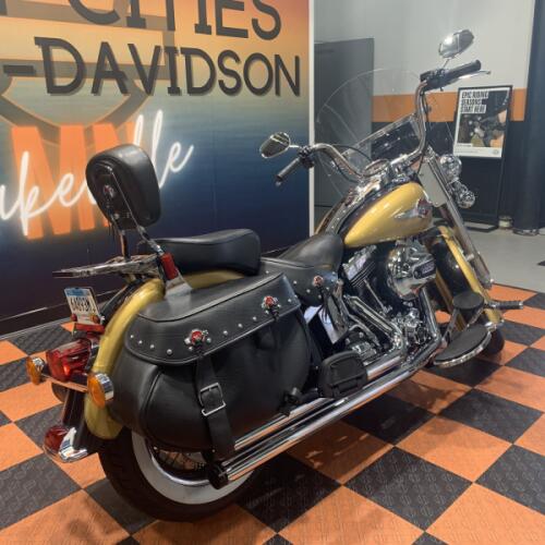 2017 Harley-Davidson Heritage Softail Classic FLSTC thumb 3