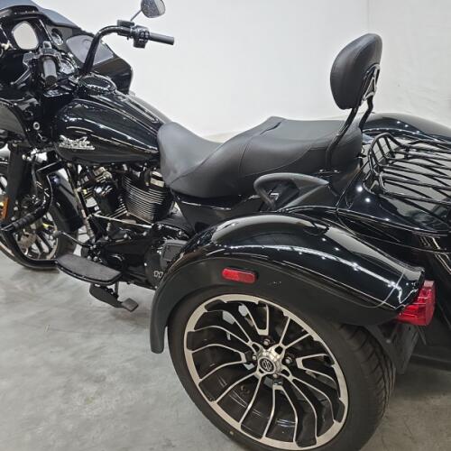 FLTRT 2025 Road Glide® 3 thumb 0