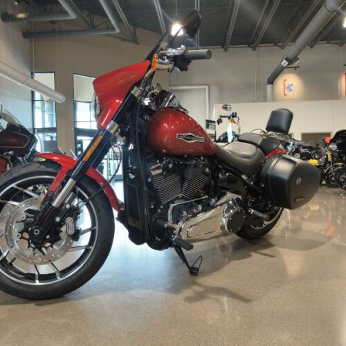 2019 Harley-Davidson® Sport Glide™ Wicked Red thumb 3