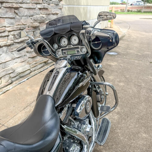 2010 Harley-Davidson® Street Glide® FLHX  thumb 1