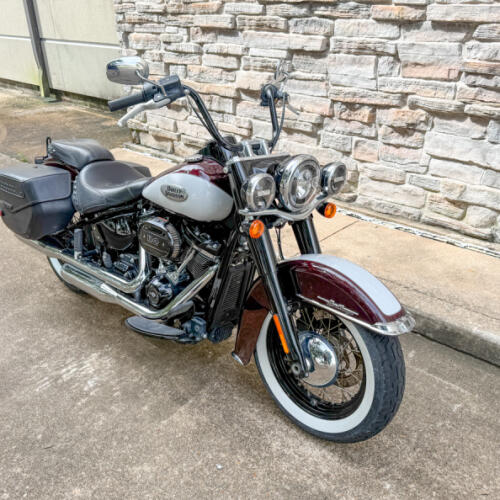 2021 Harley-Davidson® Heritage Classic 114 FLHCS thumb 2
