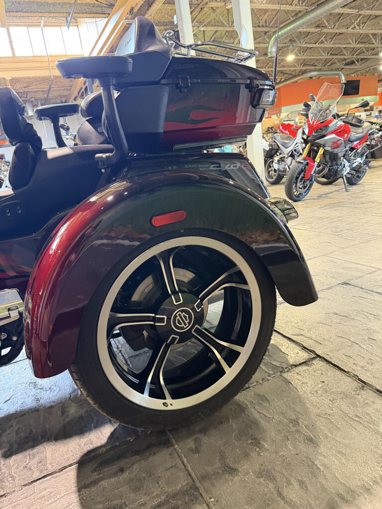 2022 Harley-Davidson® CVO™ Tri Glide® No Gimmicks, No Hidden Fees, photo 14