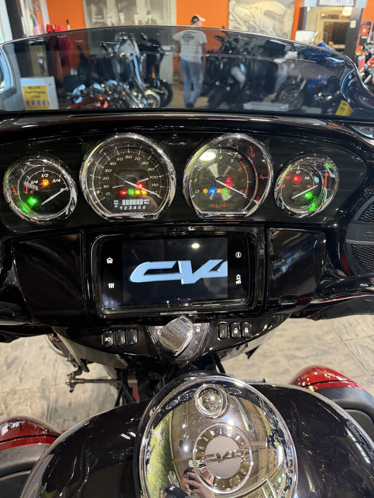 2022 Harley-Davidson® CVO™ Tri Glide® No Gimmicks, No Hidden Fees, photo 16