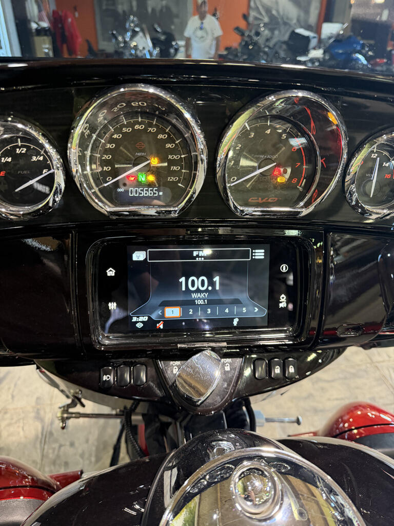 2022 Harley-Davidson® CVO™ Tri Glide® No Gimmicks, No Hidden Fees, photo 18