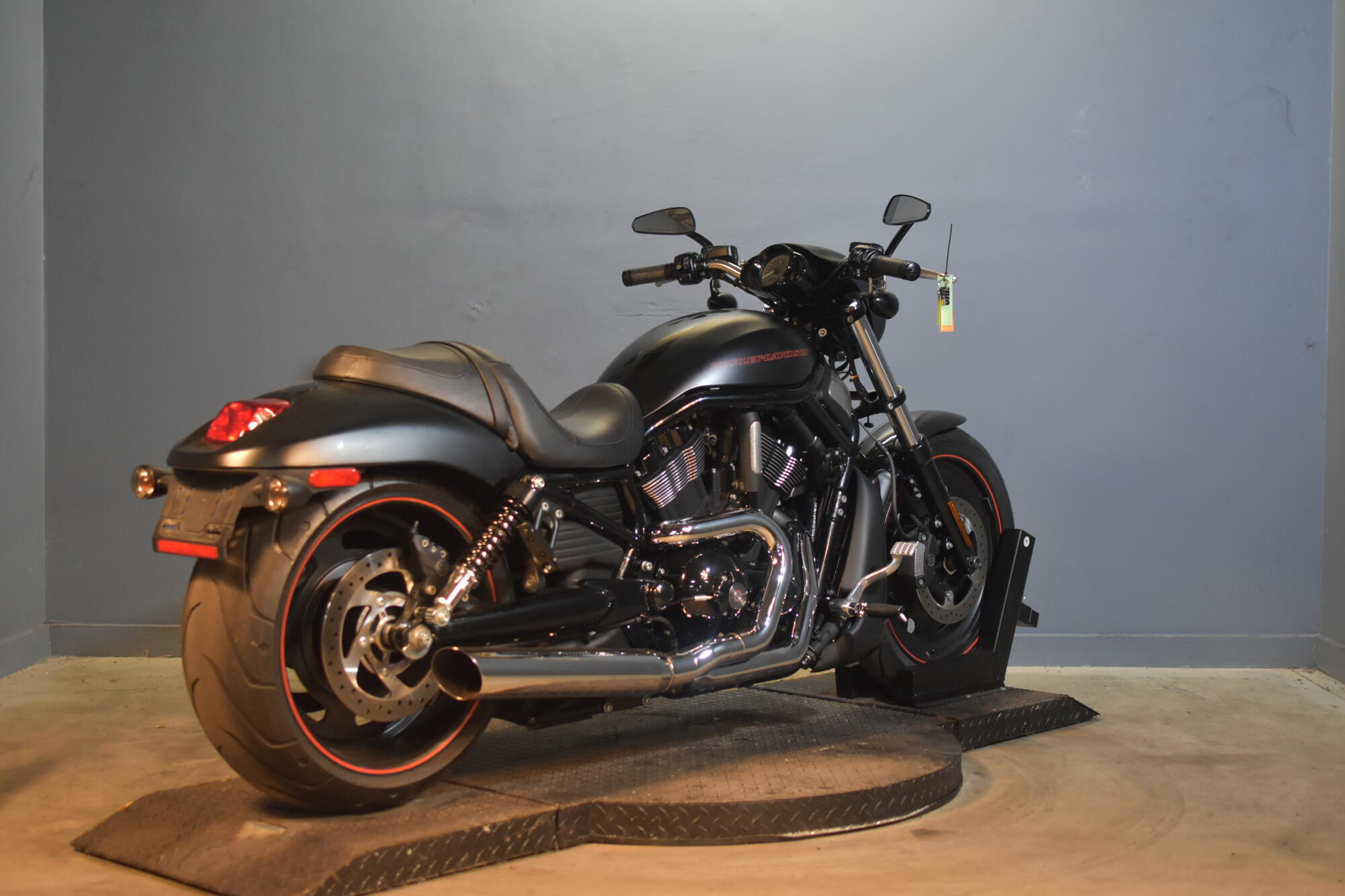 2009 Harley-Davidson® V-Rod® VRSCAW, photo 2