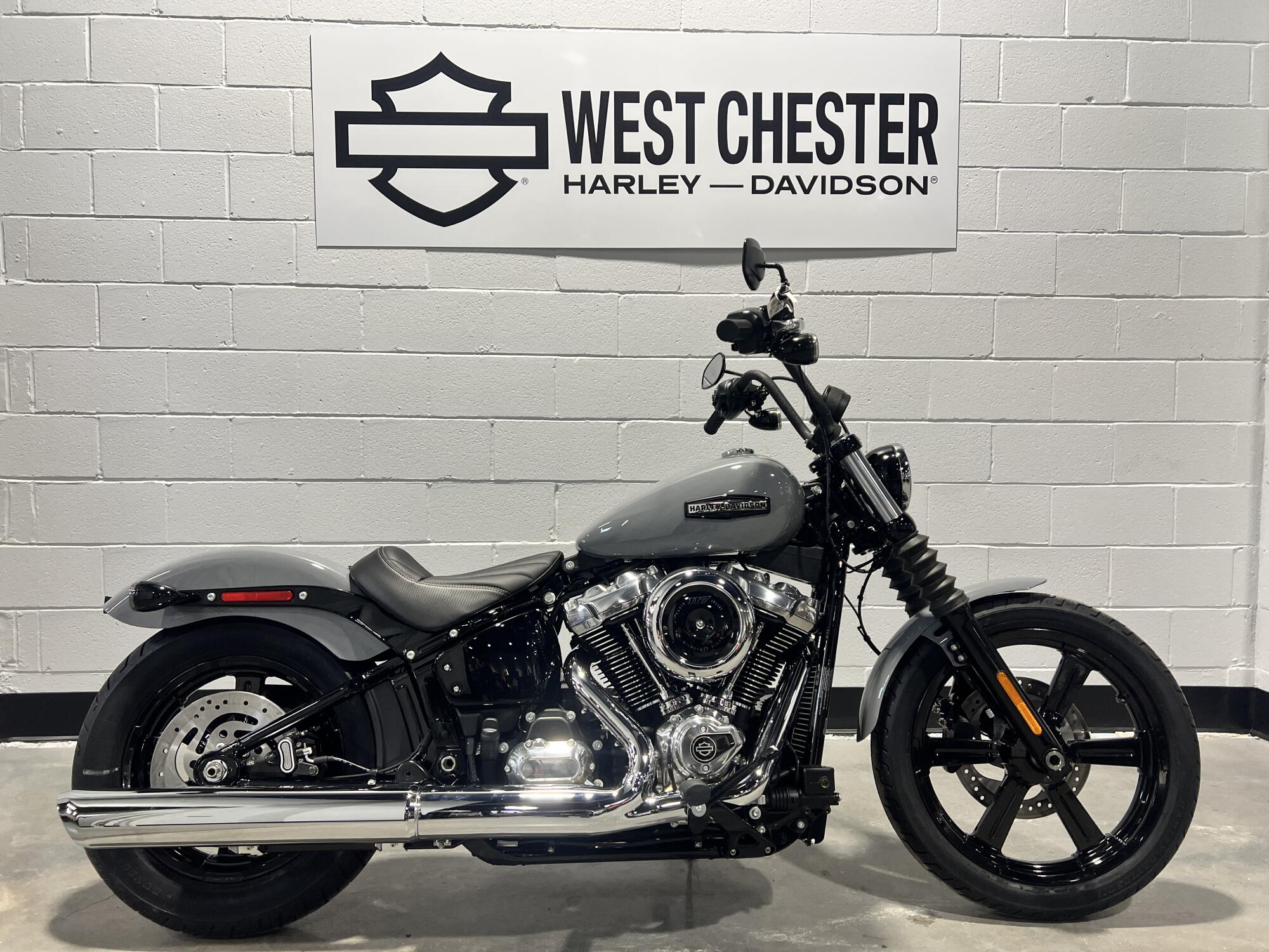 2026 Harley-Davidson® Street Bob® Dark Billiard Gray FXBB