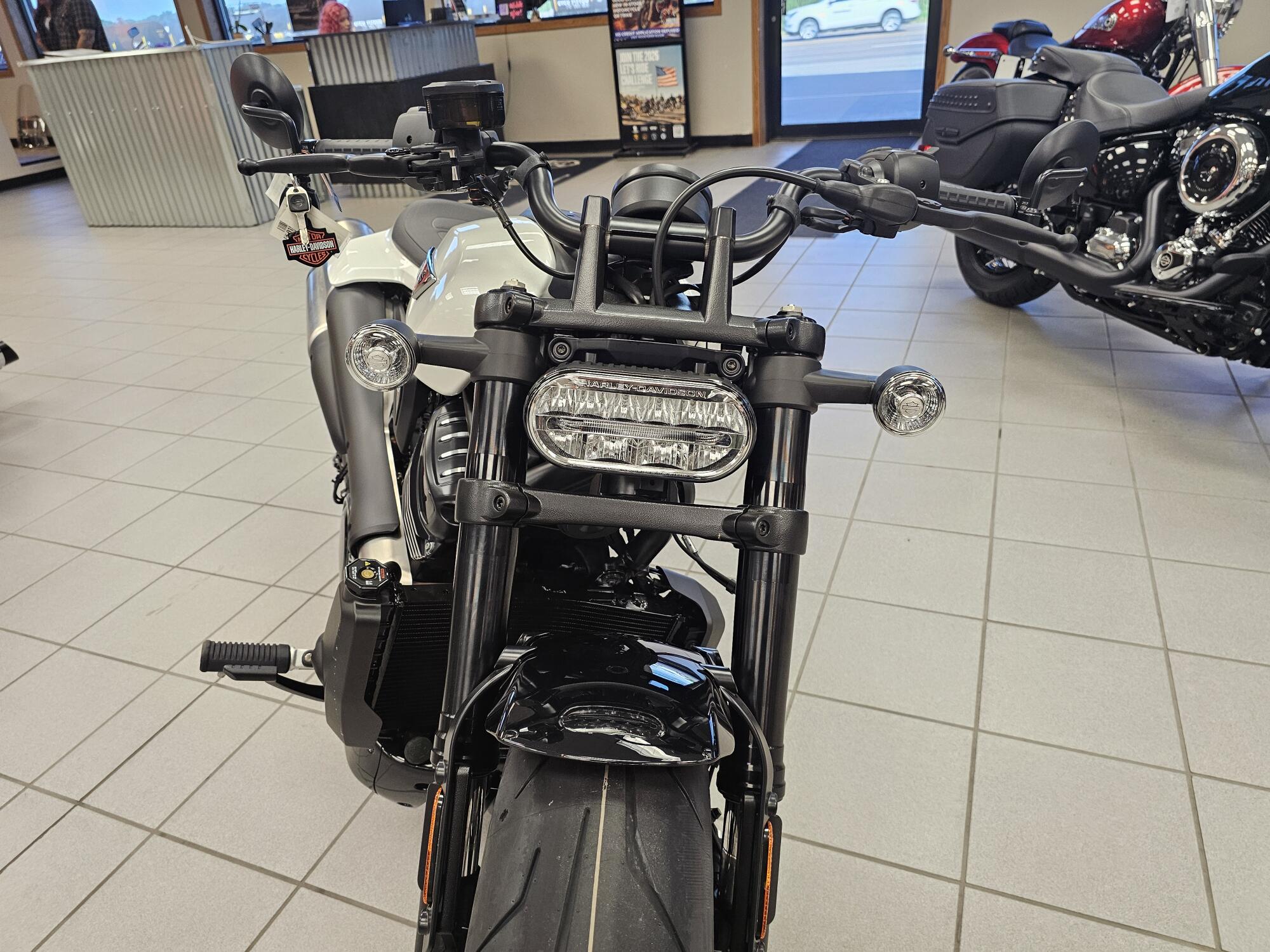 RH1250S 2026 Sportster® S, photo 18