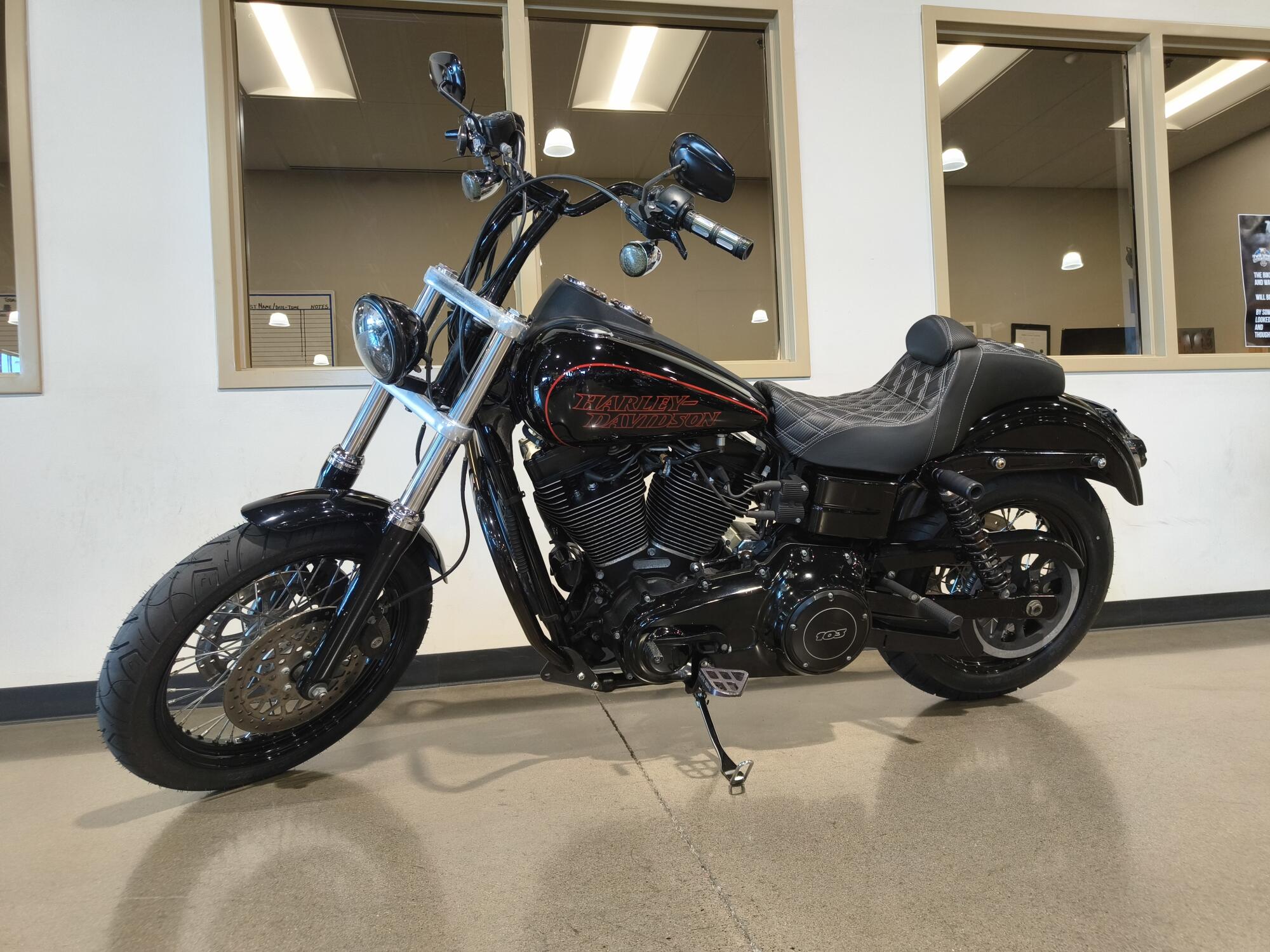 2017 Harley-Davidson® Low Rider® Vivid Black