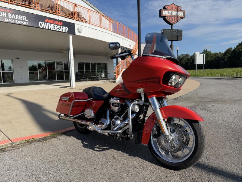 2017 Harley-Davidson® Road Glide® Special Custom Colour Laguna Orange