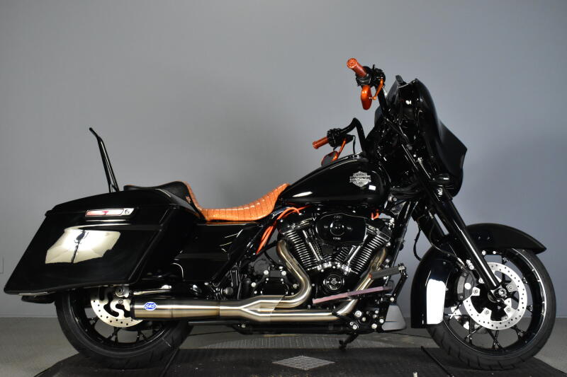 2021 Harley-Davidson® Street Glide® Special Vivid Black - Black Finish
