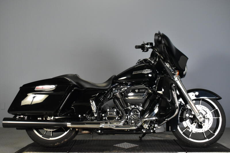2022 Harley-Davidson<sup>®</sup> Street Glide<sup>®</sup> FLHX